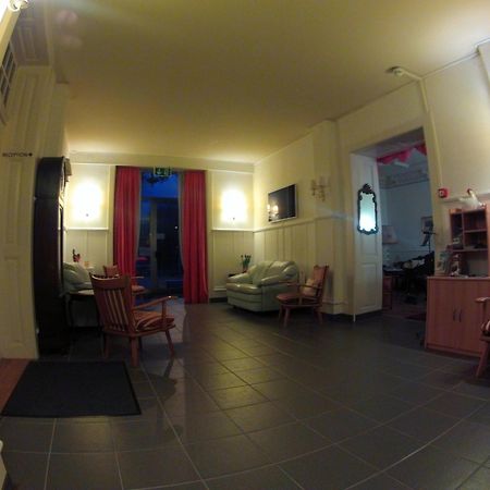 Basicrooms Hotel Unterseen Exteriör bild