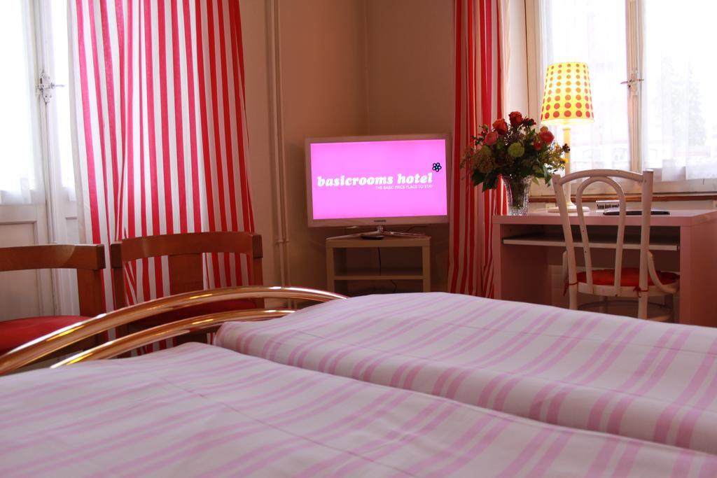Basicrooms Hotel Unterseen Rum bild
