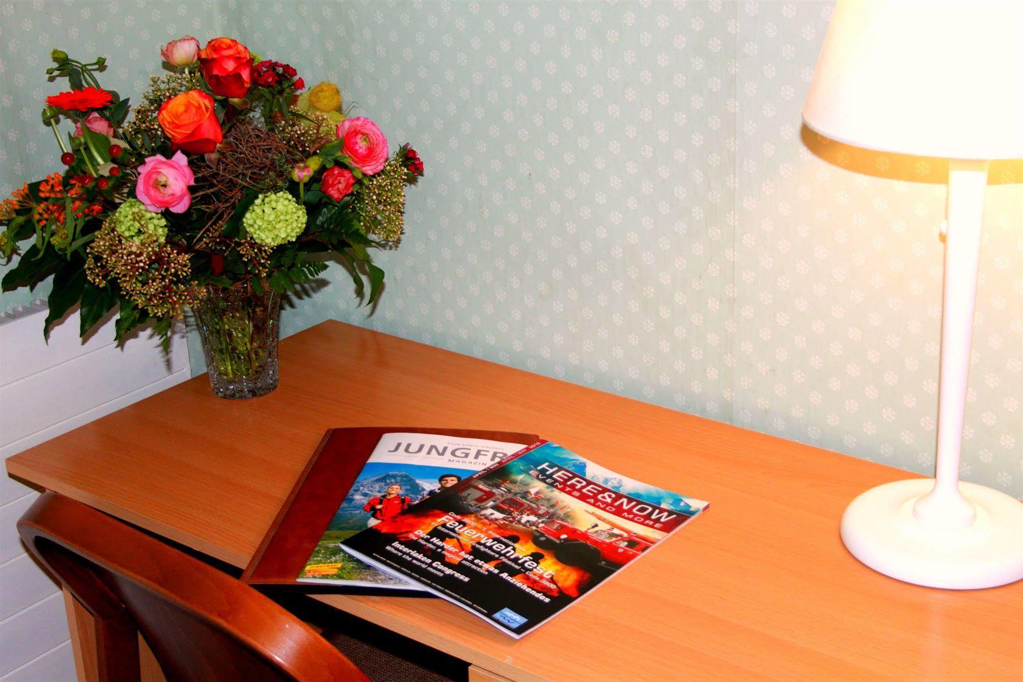 Basicrooms Hotel Unterseen Exteriör bild